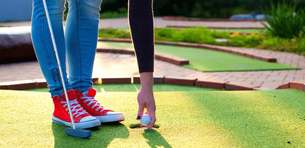 Hodina a půl adventure golfu 