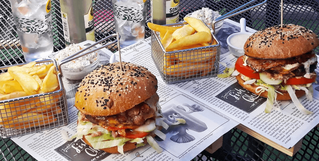 Burger, hranolky a hruškový cider pro dva