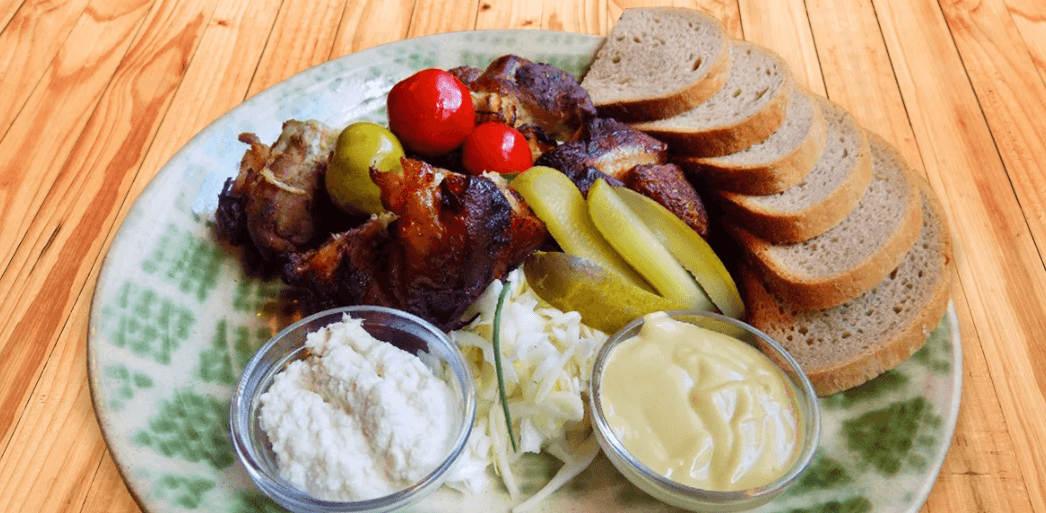 Vykostěné zadní koleno o hmotnosti cca 1 kg
