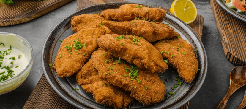 Mix vepřových a kuřecích řízků,  0,5 kg + pečivo