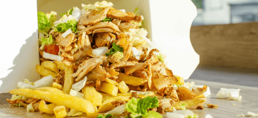 Velký kebab box a hranolky s sebou