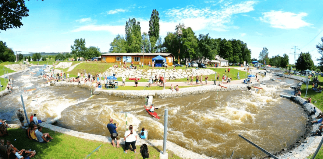 Půl dne na vodě pro dva včetně vybavení