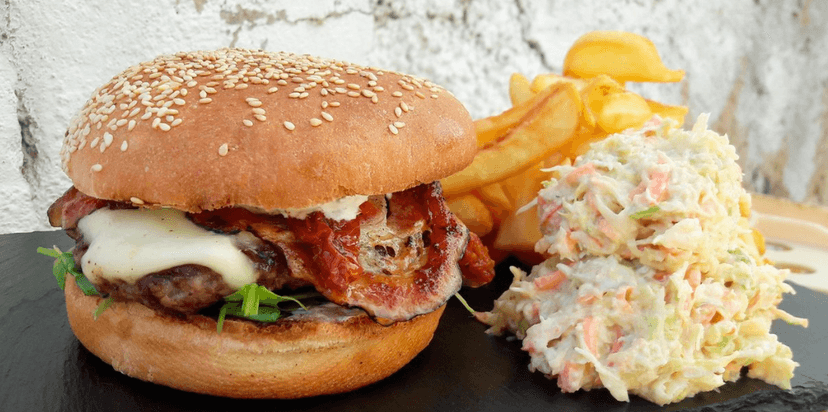 2× burger + příloha + hranolky