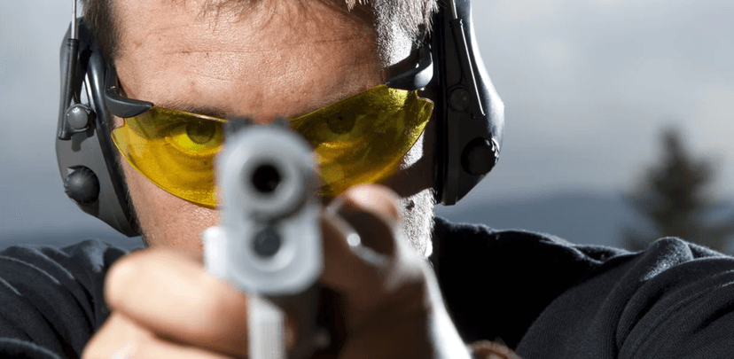Střelba z osvědčených zbraní i pistolí a pušek