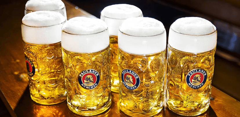Tuplák piva z mnichovského Oktoberfestu
