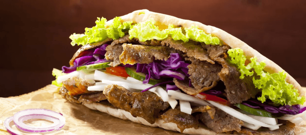 XXL telecí kebab v tureckém chlebu