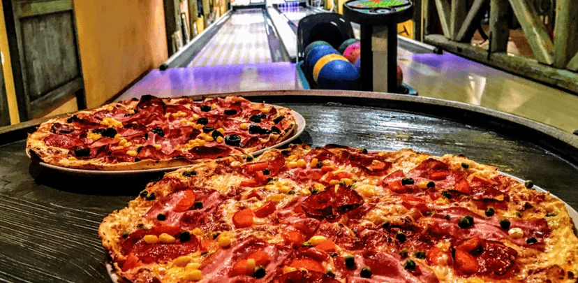 Hodina bowlingu a 2 pizzy dle výběru