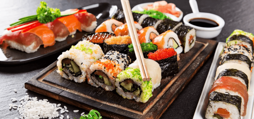 Sushi set: výběr ze 4 menu s rolkami i polévkami