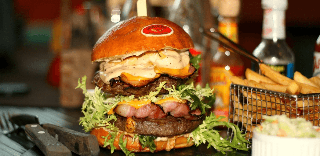Hodina bowlingu a dva burgery 