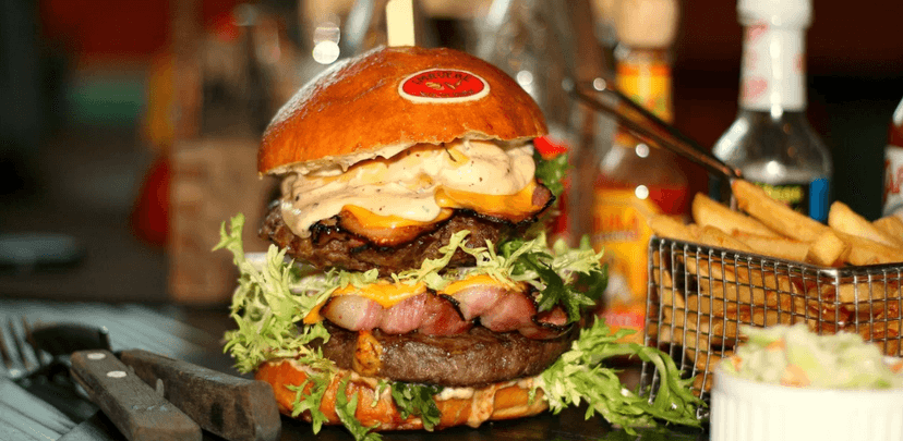 Hodina bowlingu a dva burgery 
