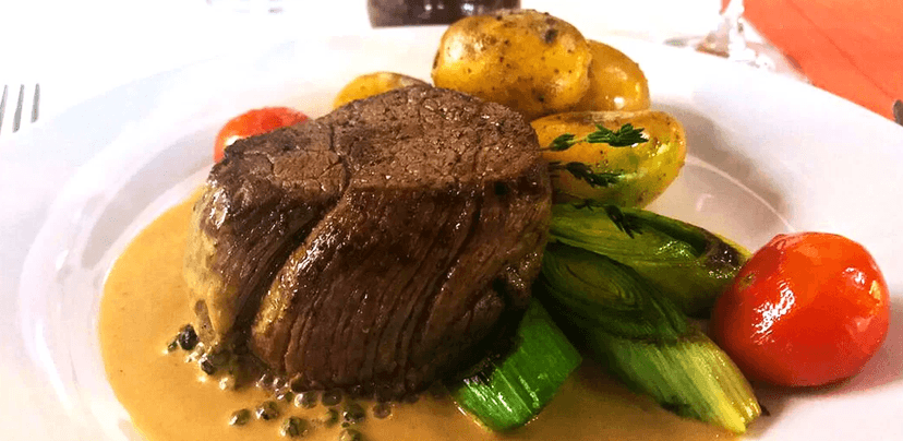 Hovězí pfeffer steak s přílohou pro dva