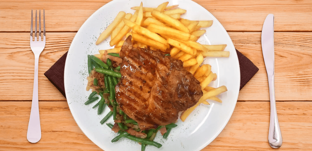 200 g přírodní krkovice s fazolkami, slaninou 