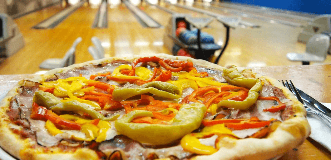 Hodina bowlingu a pizza dle vlastního výběru