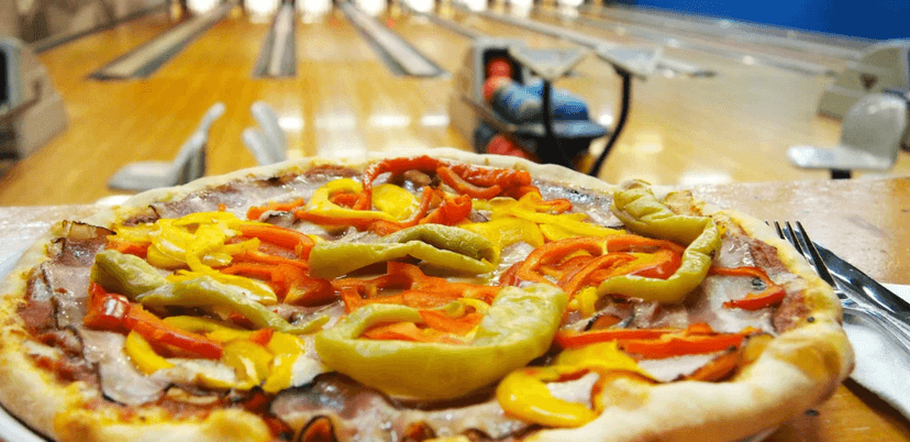 Hodina bowlingu a pizza dle vlastního výběru