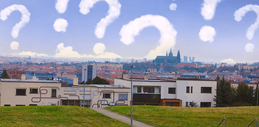 Venkovní šifrovací hra na pražské Hanspaulce
