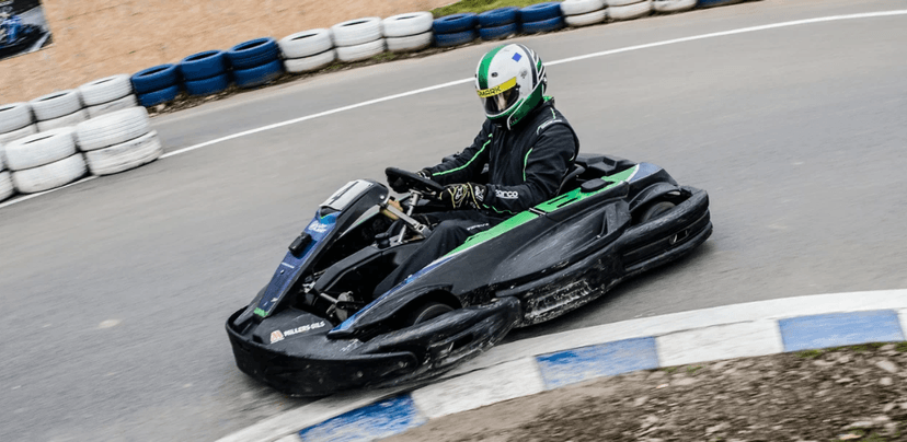 Jízdy v motokáře na jediné venkovní trati v Praze