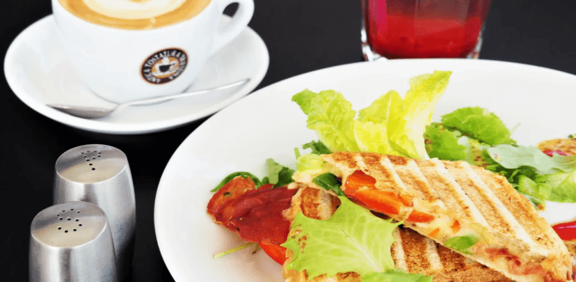 Sladké nebo slané menu s kávou a domácí malinovkou