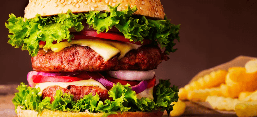 Hovězí XXL burger a domácí hranolky