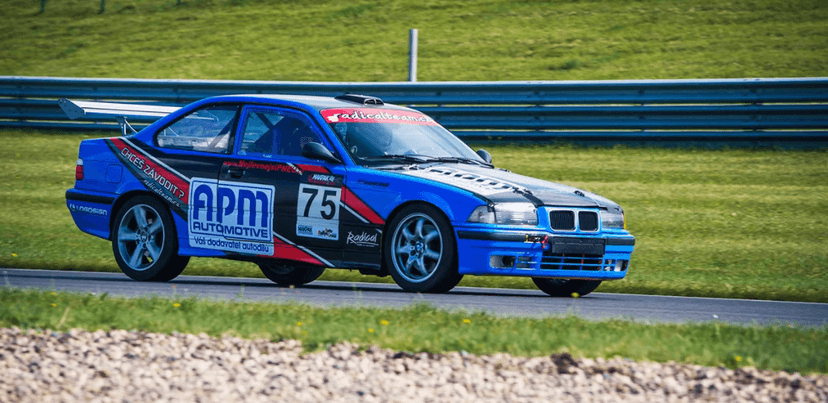 Řízení závodního speciálu BMW na autodromu