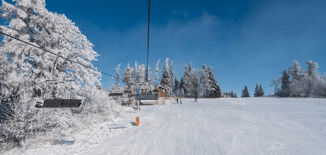 Celodenní skipas do ski areálu Čerťák