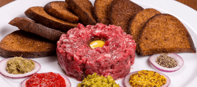 200 g tataráku (hovězí zadní, nemíchaný)