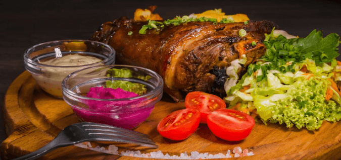 Pečené koleno na pivu (1,2–1,4 kg) 