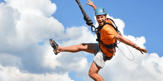 Obří houpačka,bungee trampolína,horolezecká stěna