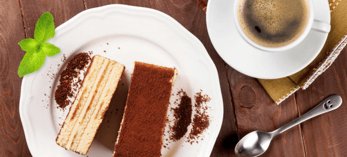 Káva a tiramisu
