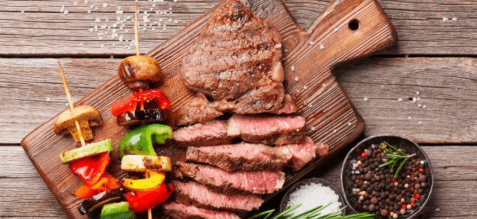 500 g šťavnaté krkovičky pro 2 + kukuřičné klasy
