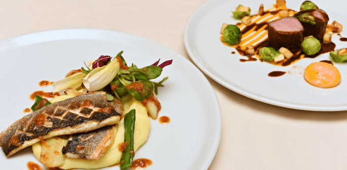 Tříchodové menu a dva lístky do kina Lucerna
