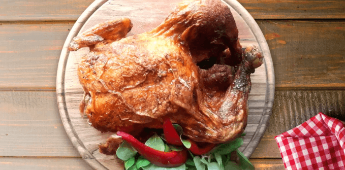Grilované kuře (2 kg) s pečivem a dresingem