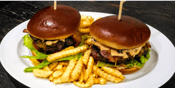 Burger s hovězím masem a sýrem Cheddar pro 2