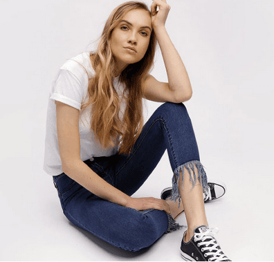 Sleva až 70% sleva na denim a trička
