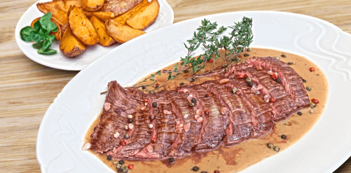 2× 250 g prémiové hovězí pečínky a příloha