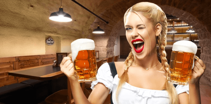 Tuplák piva z německého Oktoberfestu ve Šnytu