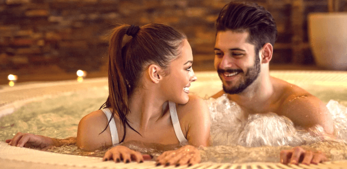 Privátní sauna a vířivka, sekt i mísa ovoce pro 2
