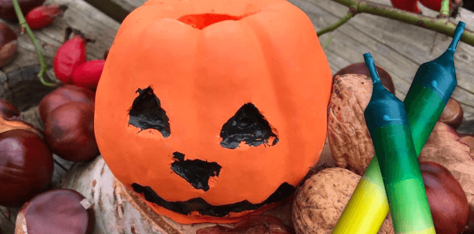 Vlastnoruční výroba halloweenského svícnu