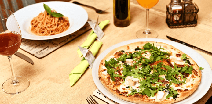 1× pizza nebo 1× těstoviny + 1× nápoj