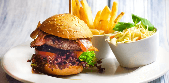 Hovězí burger v domácí žemli