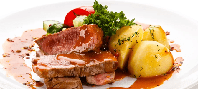 Šťavnatý steak s přílohou 