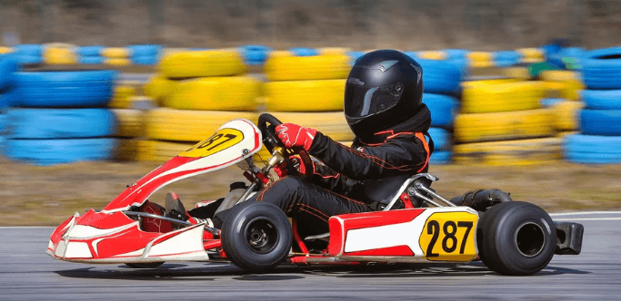 1× 20 minut jízdy v motokáře