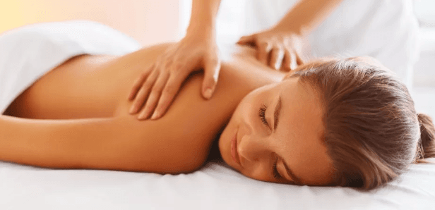 80minutová aromatická masáž svíčkou