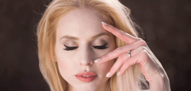 Denní make-up včetně poradenství a péče o pleť