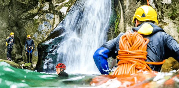 2 dny a 3× canyoning pro 1 osobu