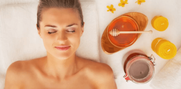 45minutová medová detoxikační masáž zad