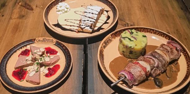 Zvěřinová hostina ve vyhlášené restauraci U Sádlů