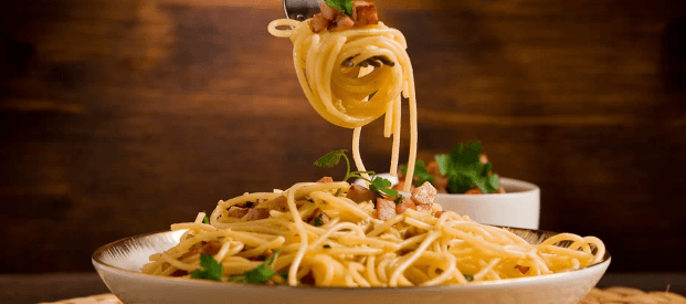 Spaghetti carbonara nebo alla bolognese
