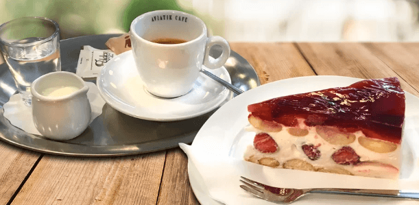 Káva, cappuccino, zákusek nebo domácí limonáda