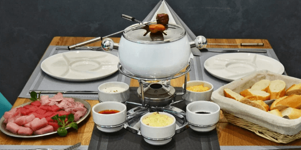 Ochutnejte fondue bourguignonne