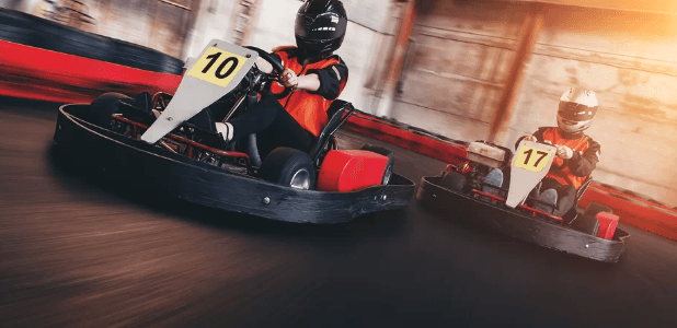 2× 10 minut jízdy na motokáře